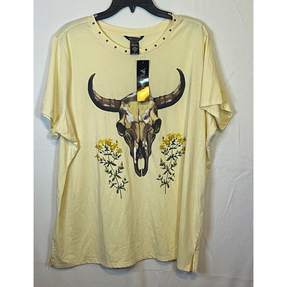 Wild Kiss Women’s 2X Beige Bull Skull Graphic Studded Crew Neck Short Sleeve Tee